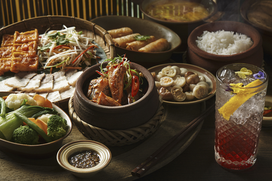 Bữa cơm Việt: Một bữa cơm Việt đã vang bóng khắp thế giới. Bức hình này sẽ đưa bạn đến với hình ảnh của những món ăn Việt Nam đặc trưng, tinh tế và truyền thống.